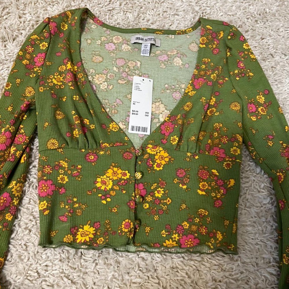 urban outfitters green floral button up top size xsmall